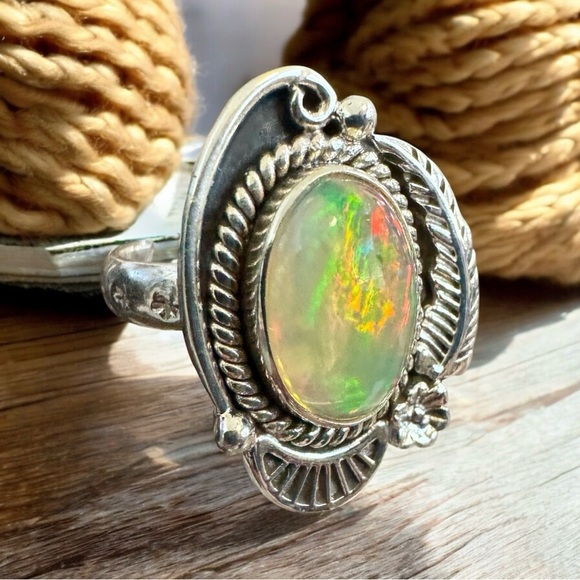 Elegant Ethiopian Fire Opal Sterling Silver Ring (8) - Picture 2 of 12